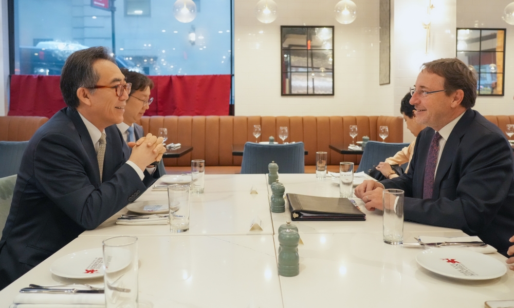 조태열 장관, 유엔개발계획(UNDP) 총재 조찬 협의